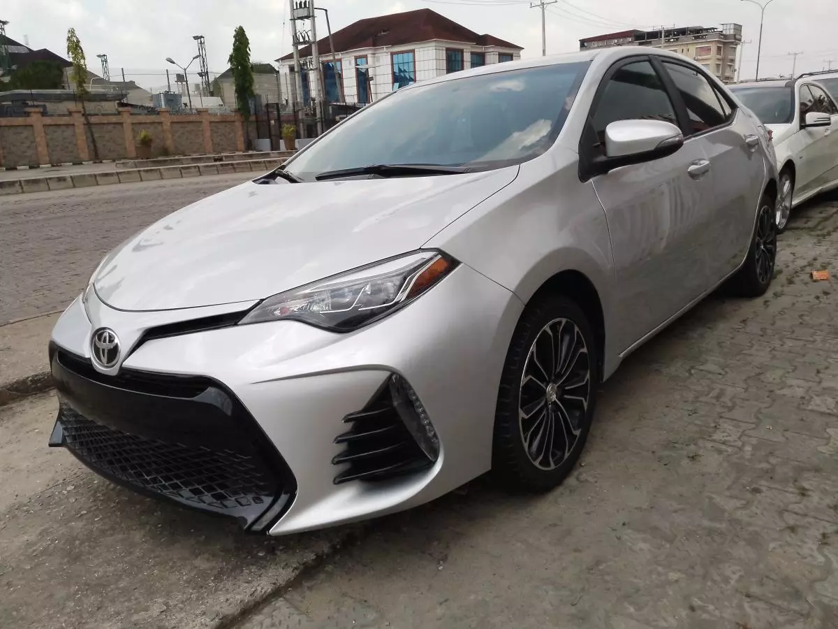 Toyota Corolla   - 2016