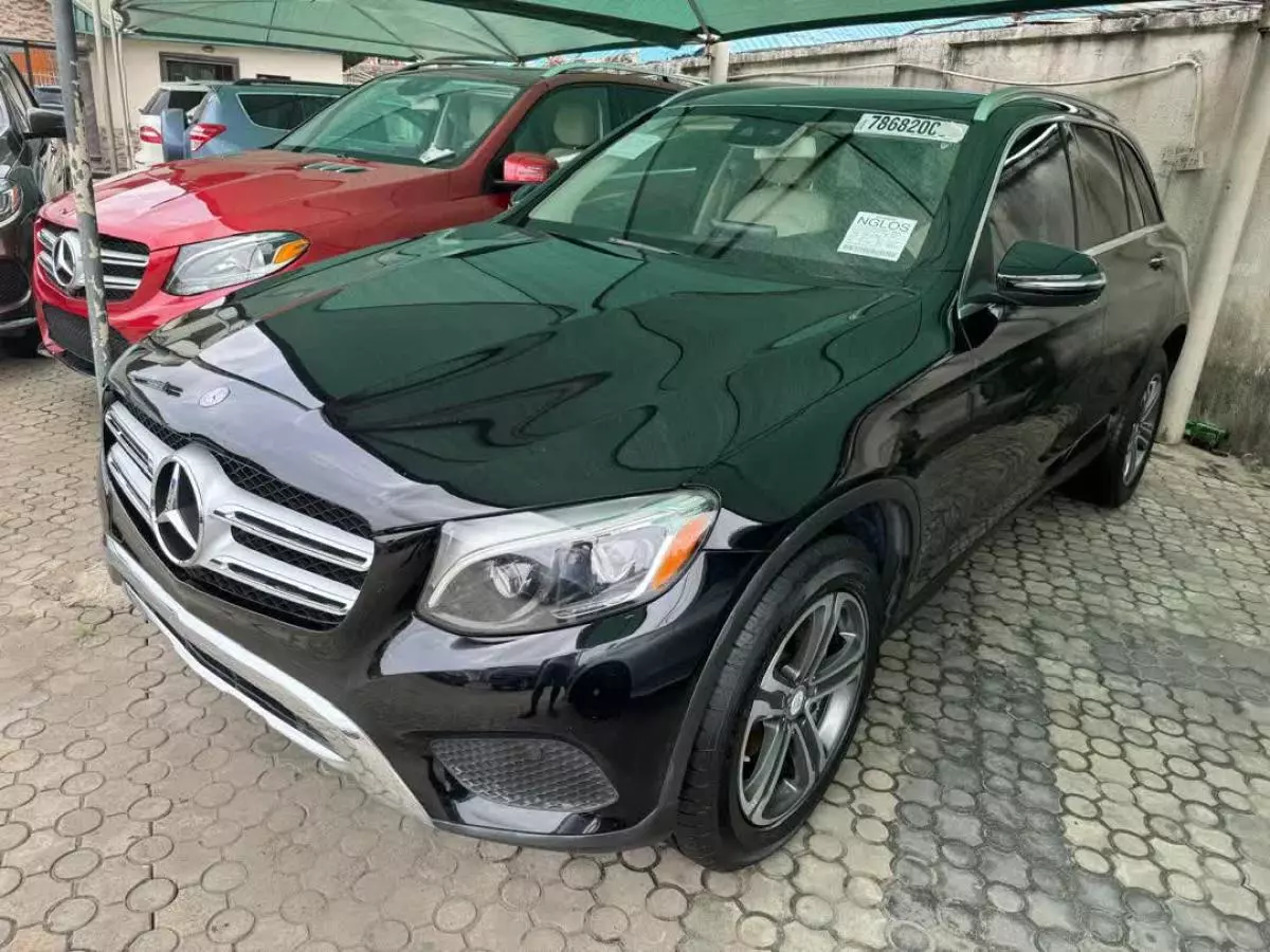 Mercedes-Benz GLC 300   - 2016