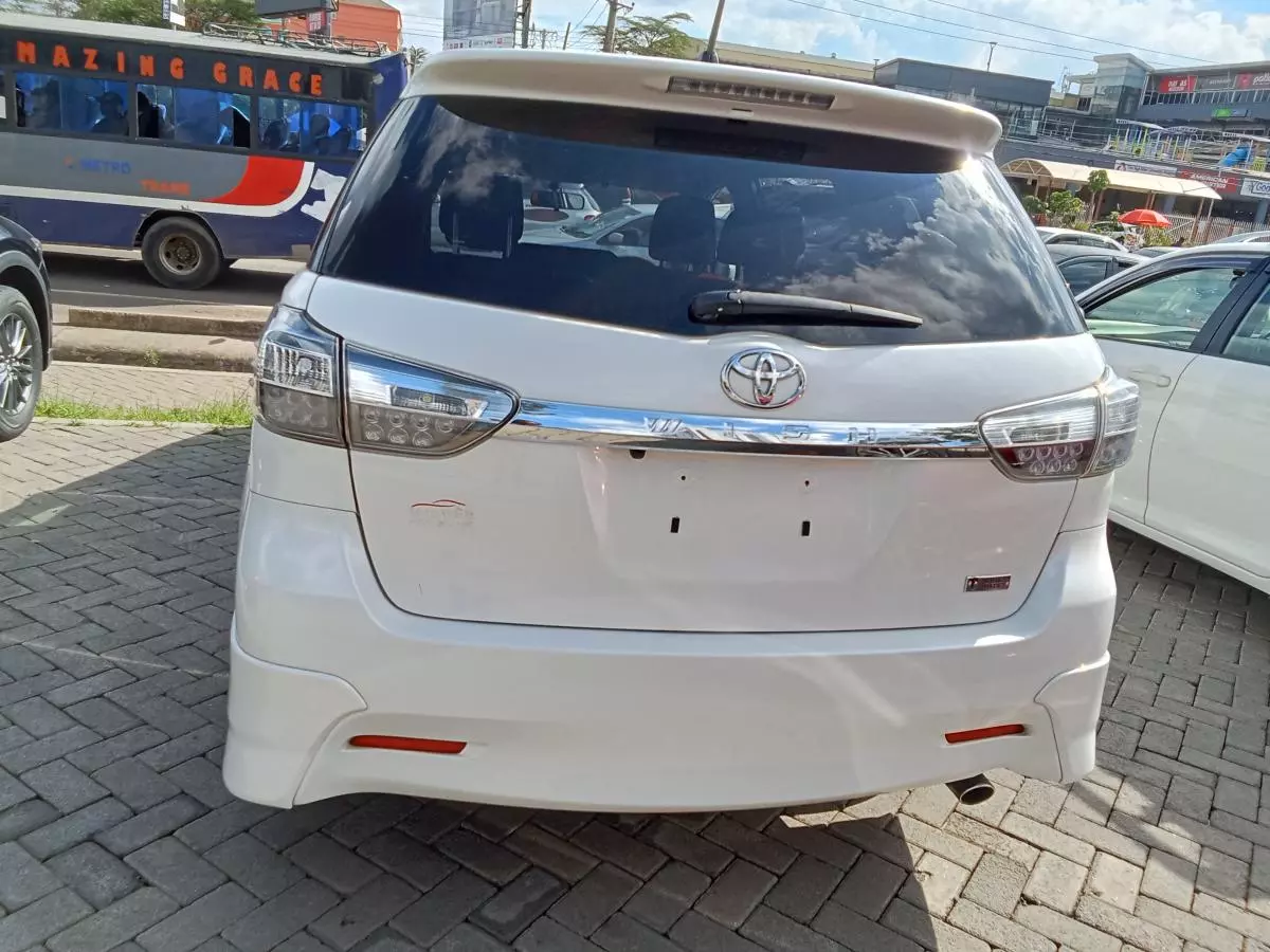 Toyota Wish   - 2016