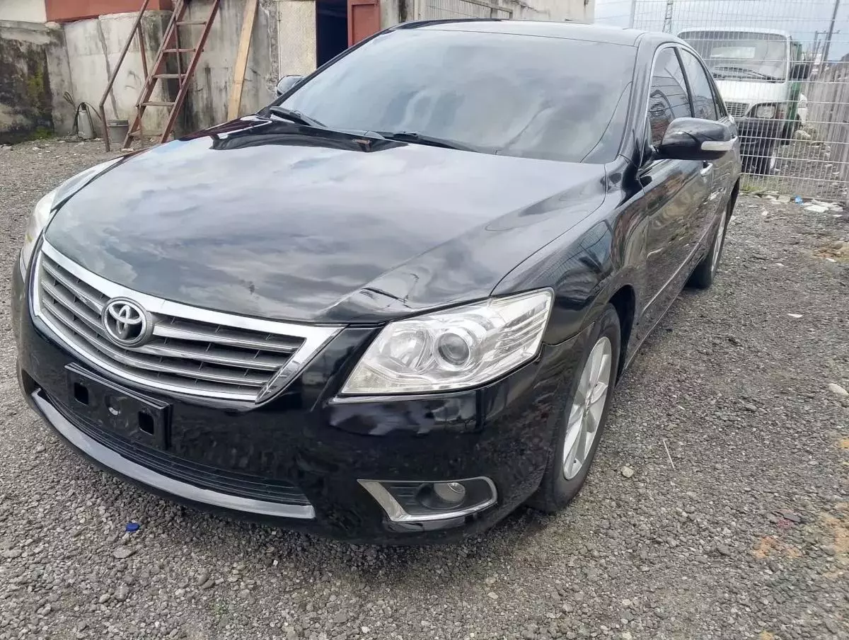 Toyota Camry   - 2013