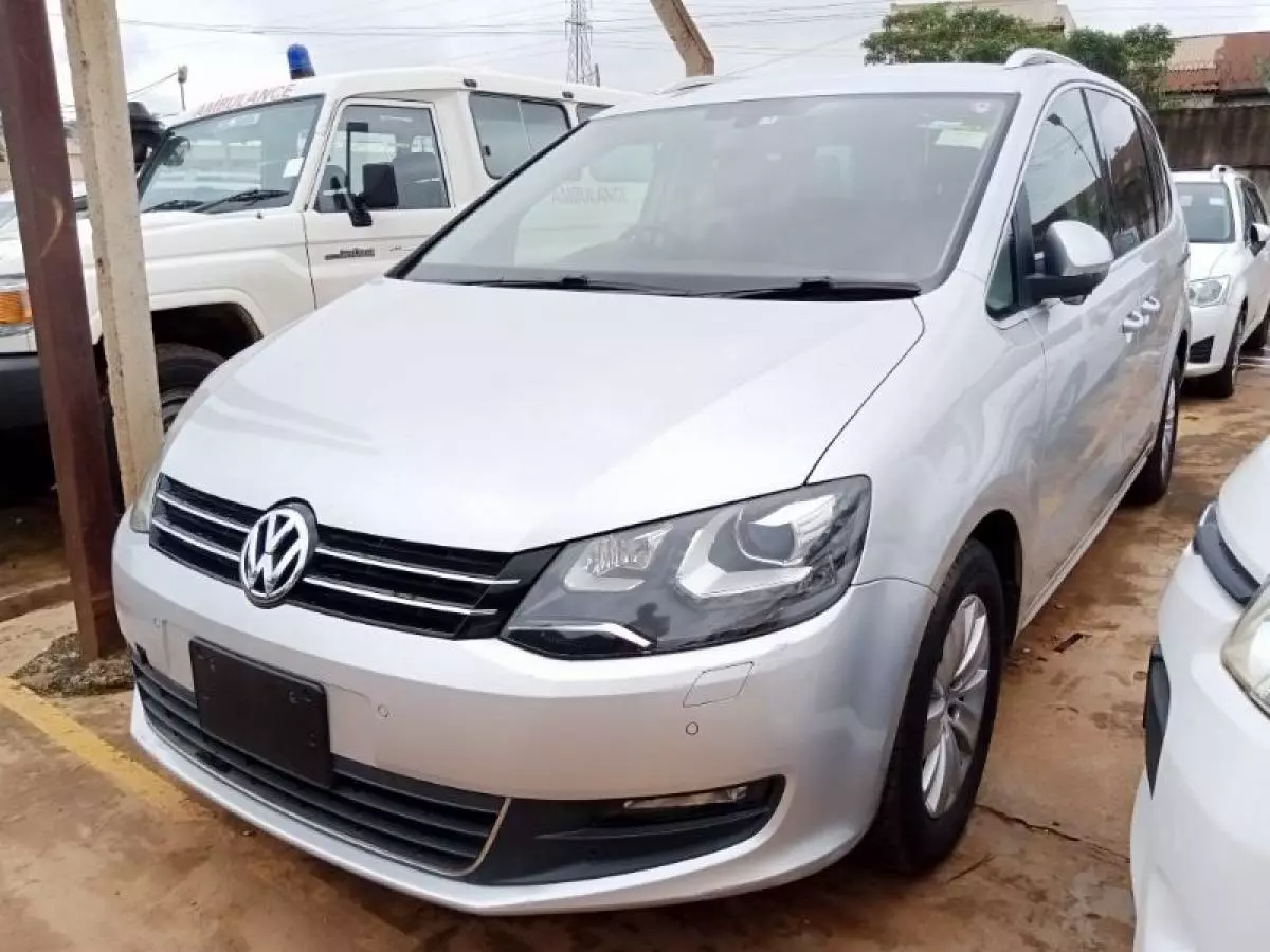 Volkswagen Sharan   - 2010