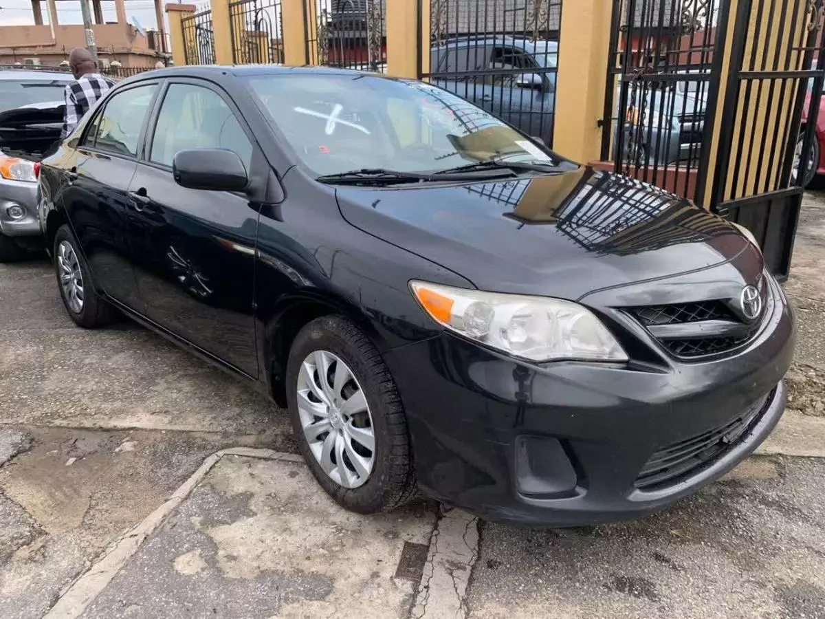 Toyota Corolla   - 2012