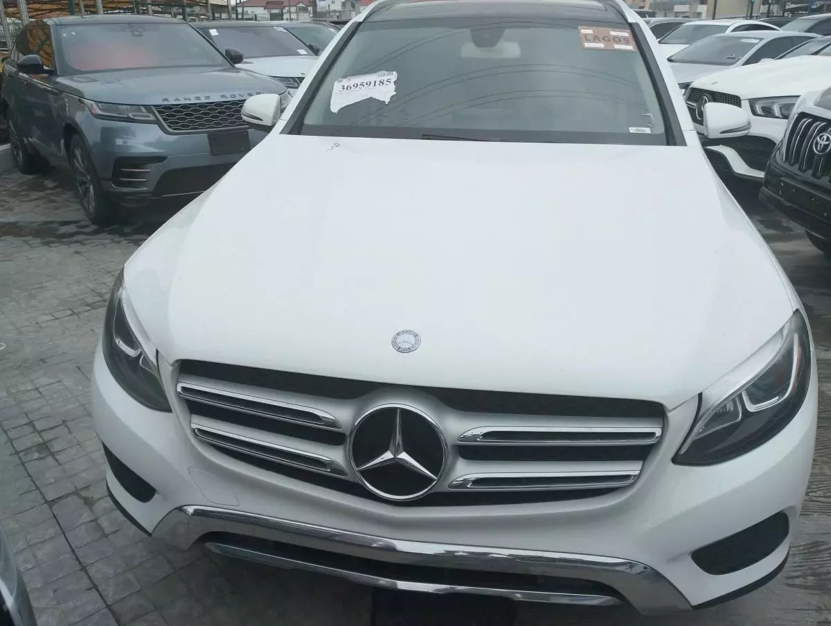 Mercedes-Benz GLC 300   - 2017