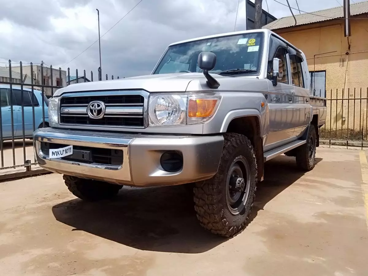 Toyota Land Cruiser   - 2015