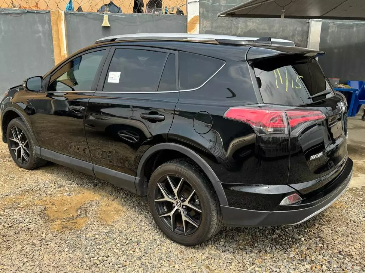 Toyota Rav4   - 2016