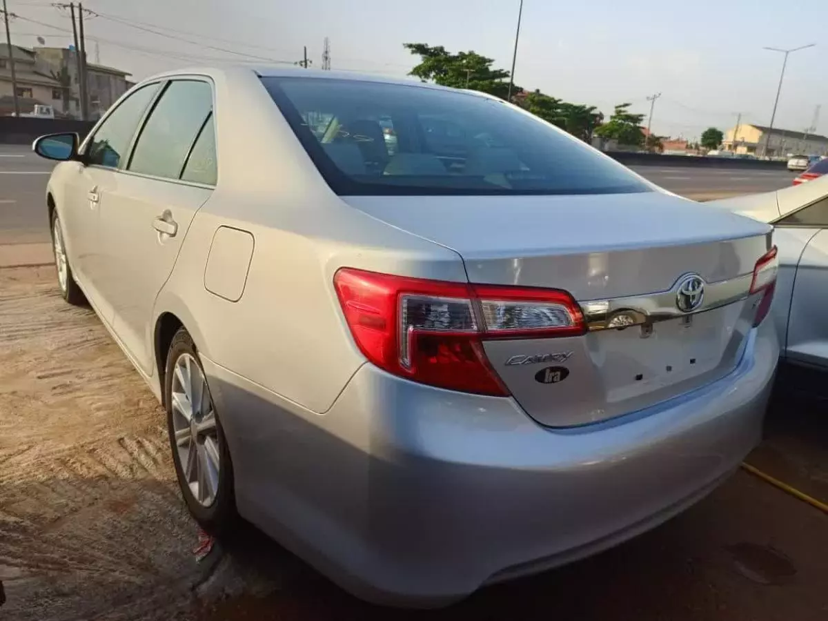 Toyota Camry   - 2012