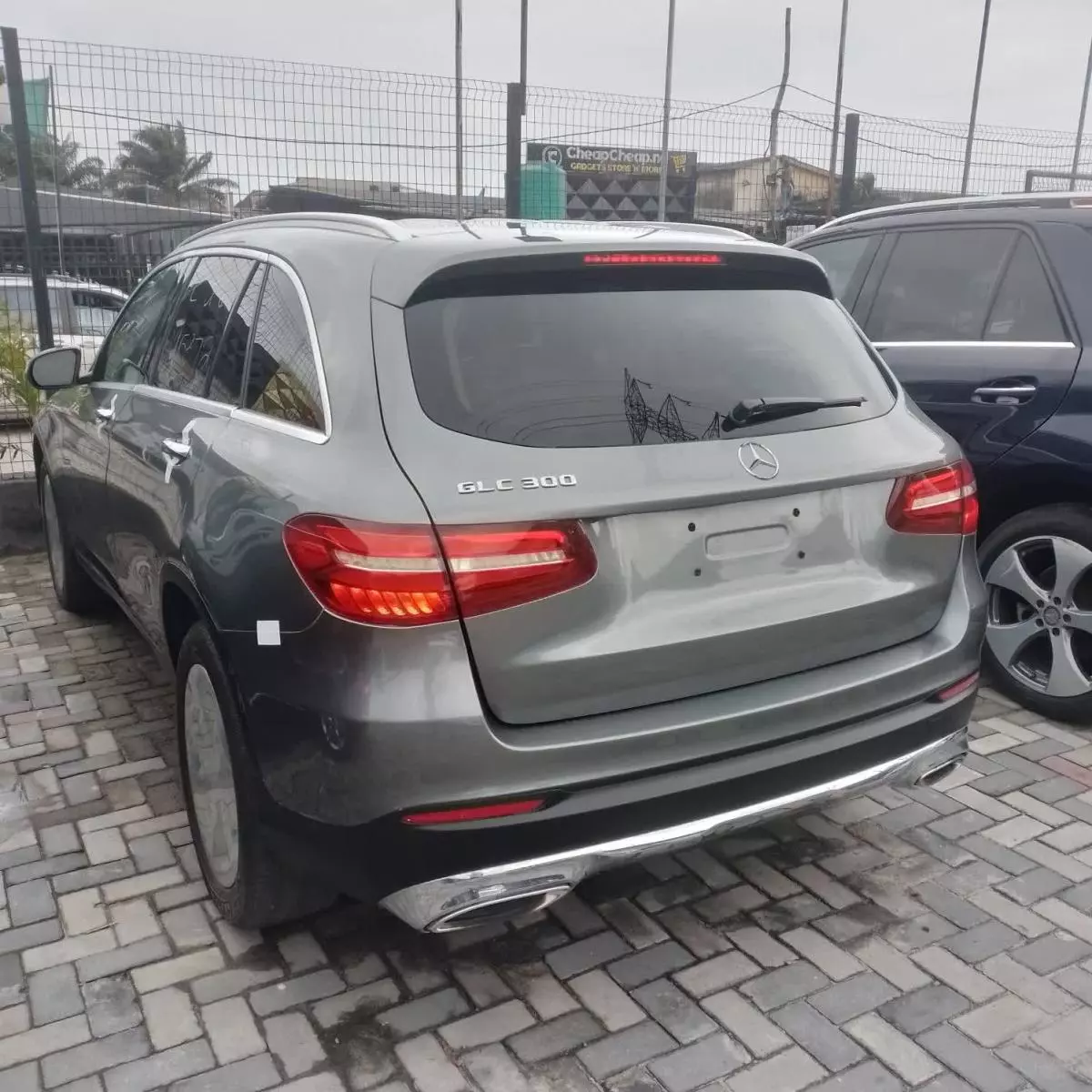 Mercedes-Benz GLC 300   - 2017