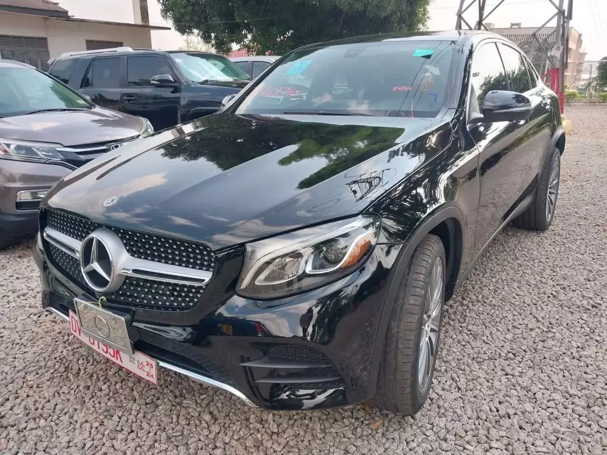 Mercedes-Benz GLC 300   - 2017