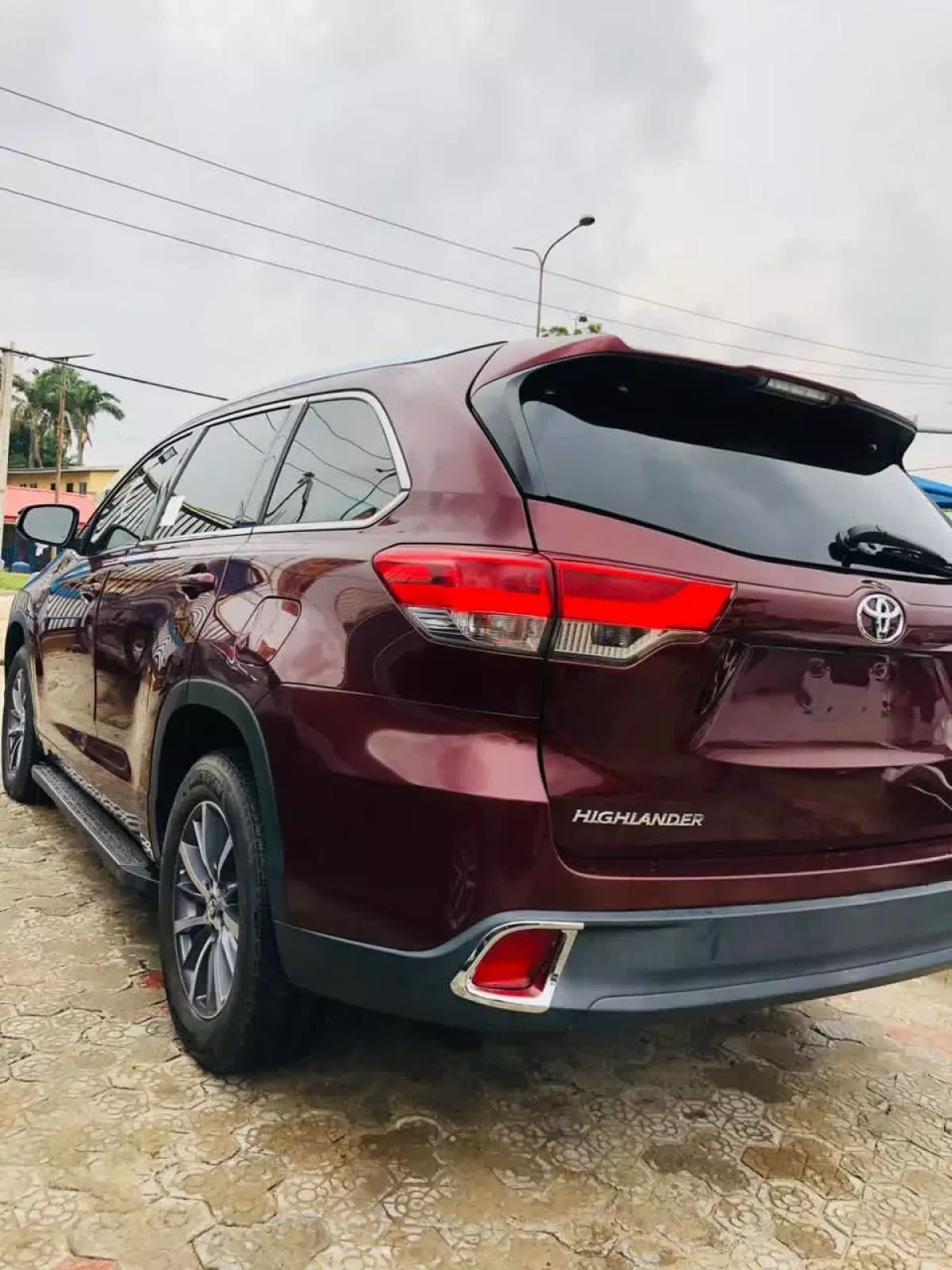 Toyota Highlander   - 2017