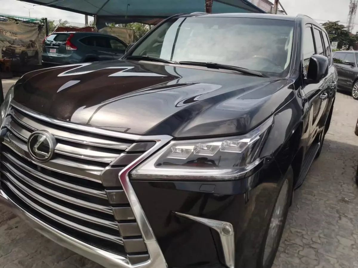 Lexus LX 570   - 2020