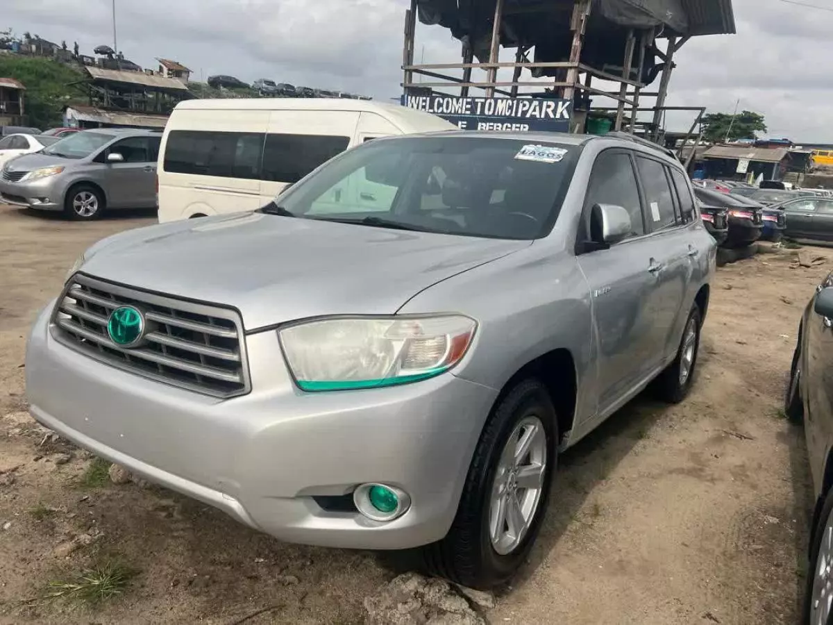 Toyota Highlander   - 2010