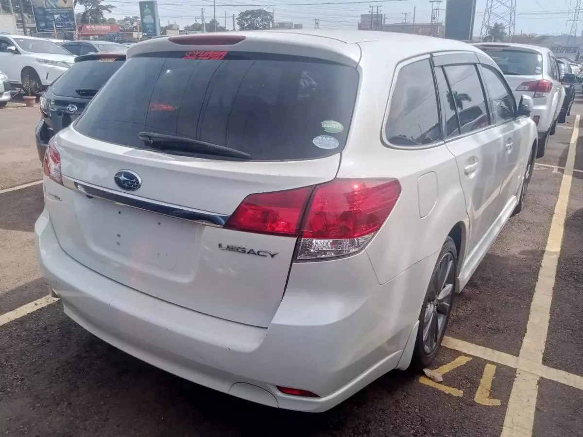 Subaru Outback   - 2014