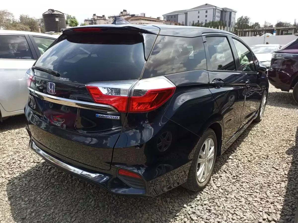 Honda Fit shuttle hybrid - 2015