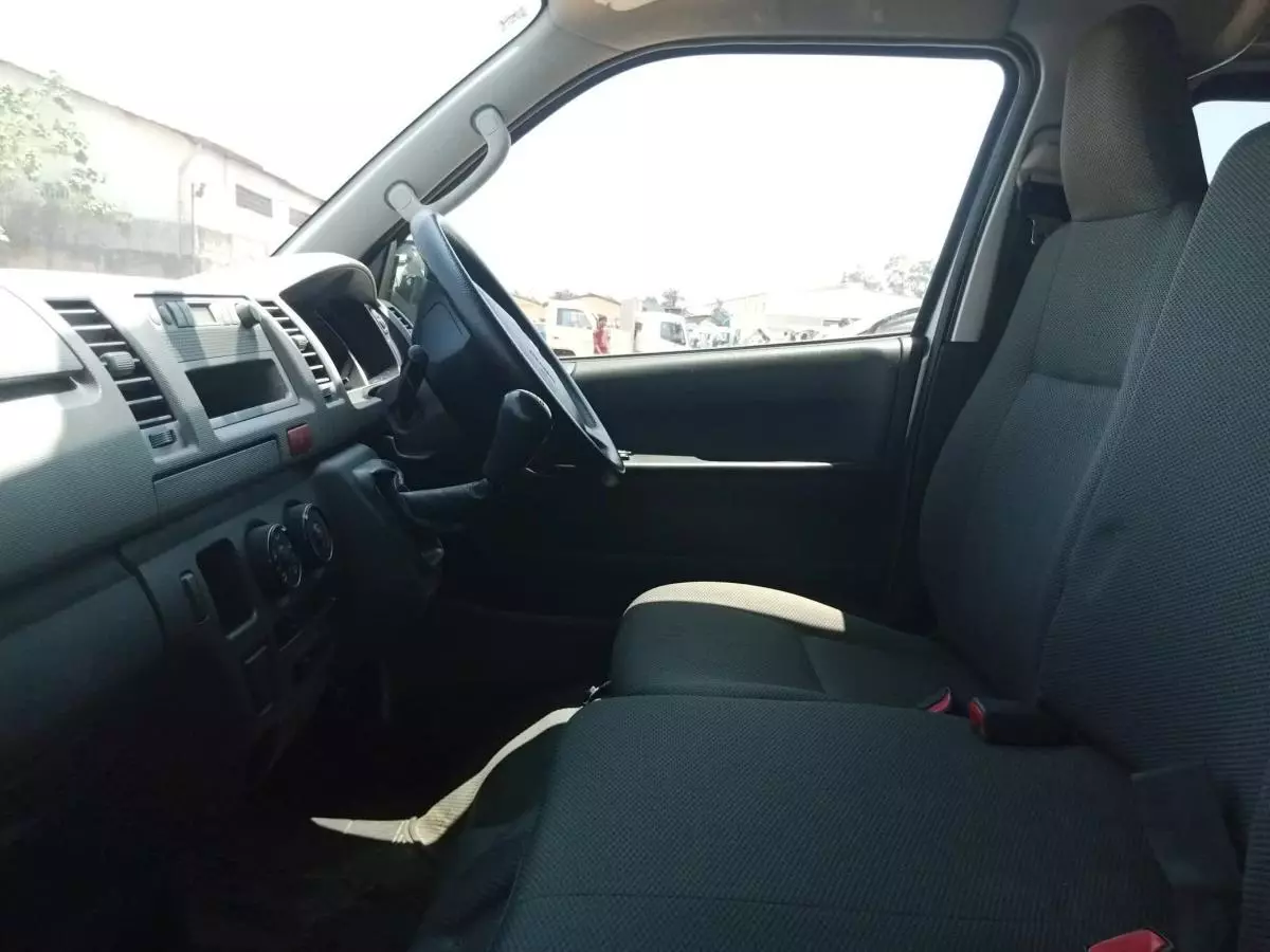 Toyota Hiace   - 2013