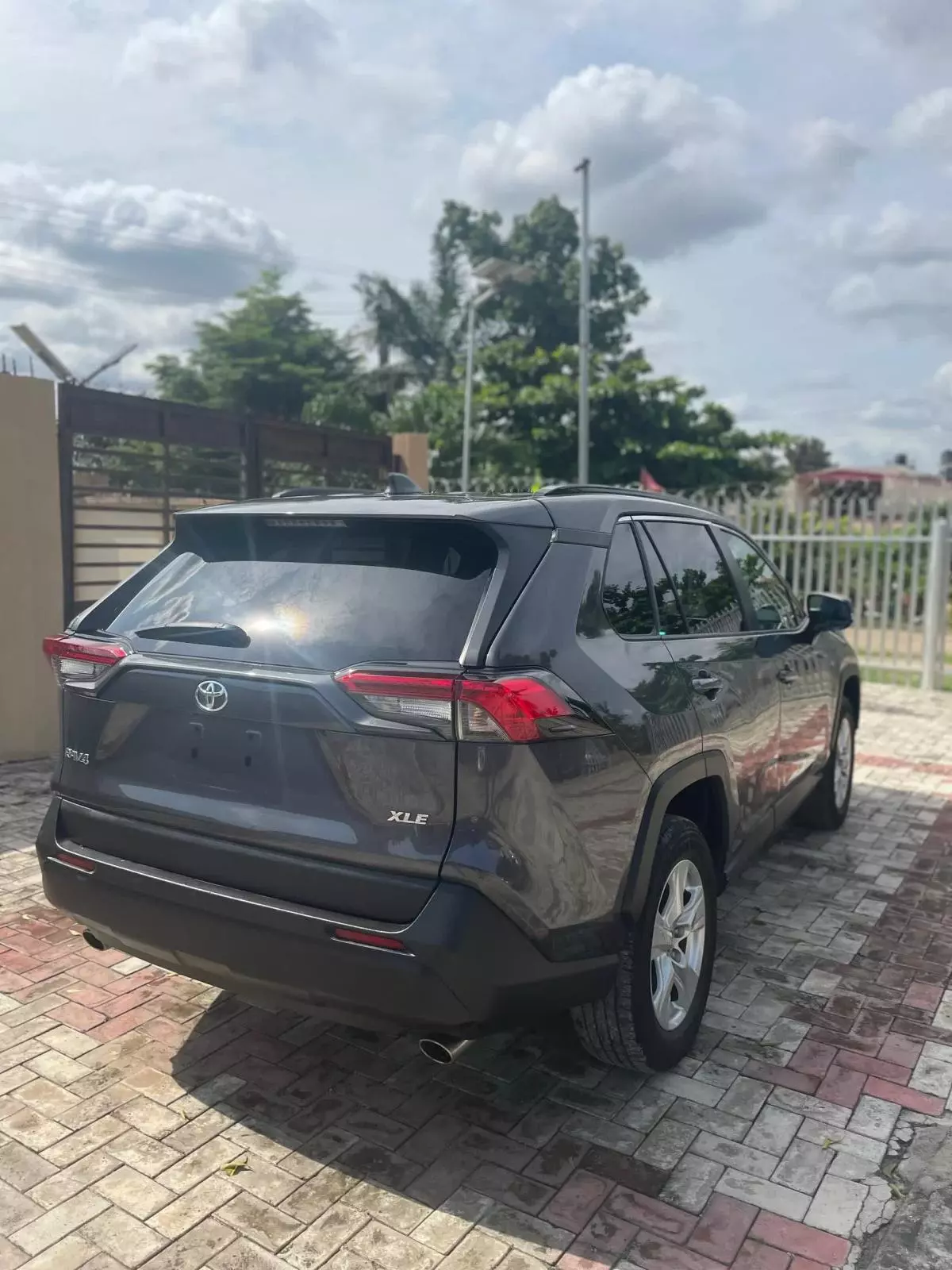 Toyota RAV 4   - 2019