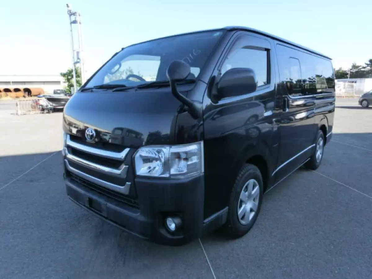 Toyota Hiace   - 2017