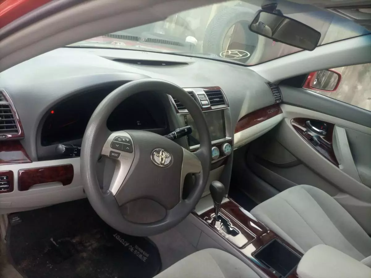 Toyota Camry - 2009