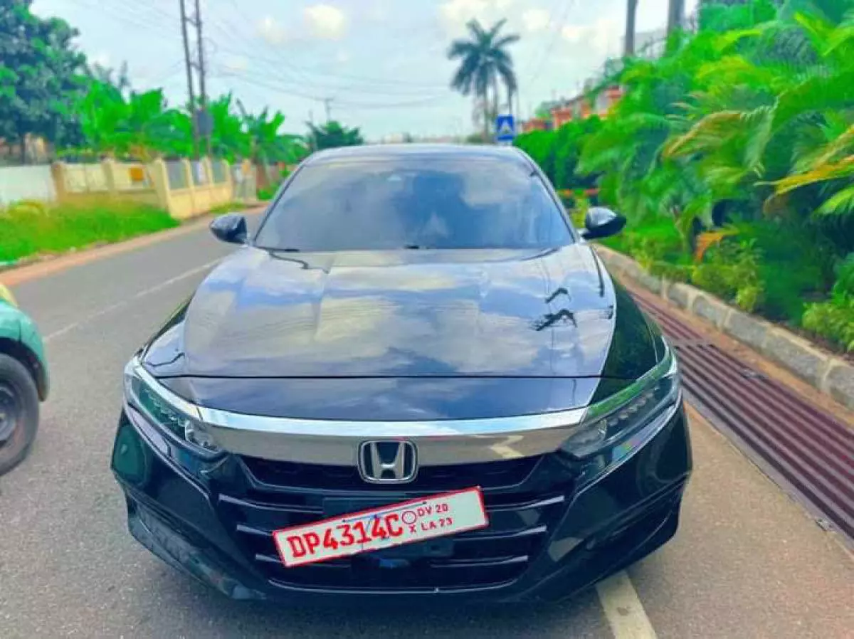 Honda Accord   - 2019