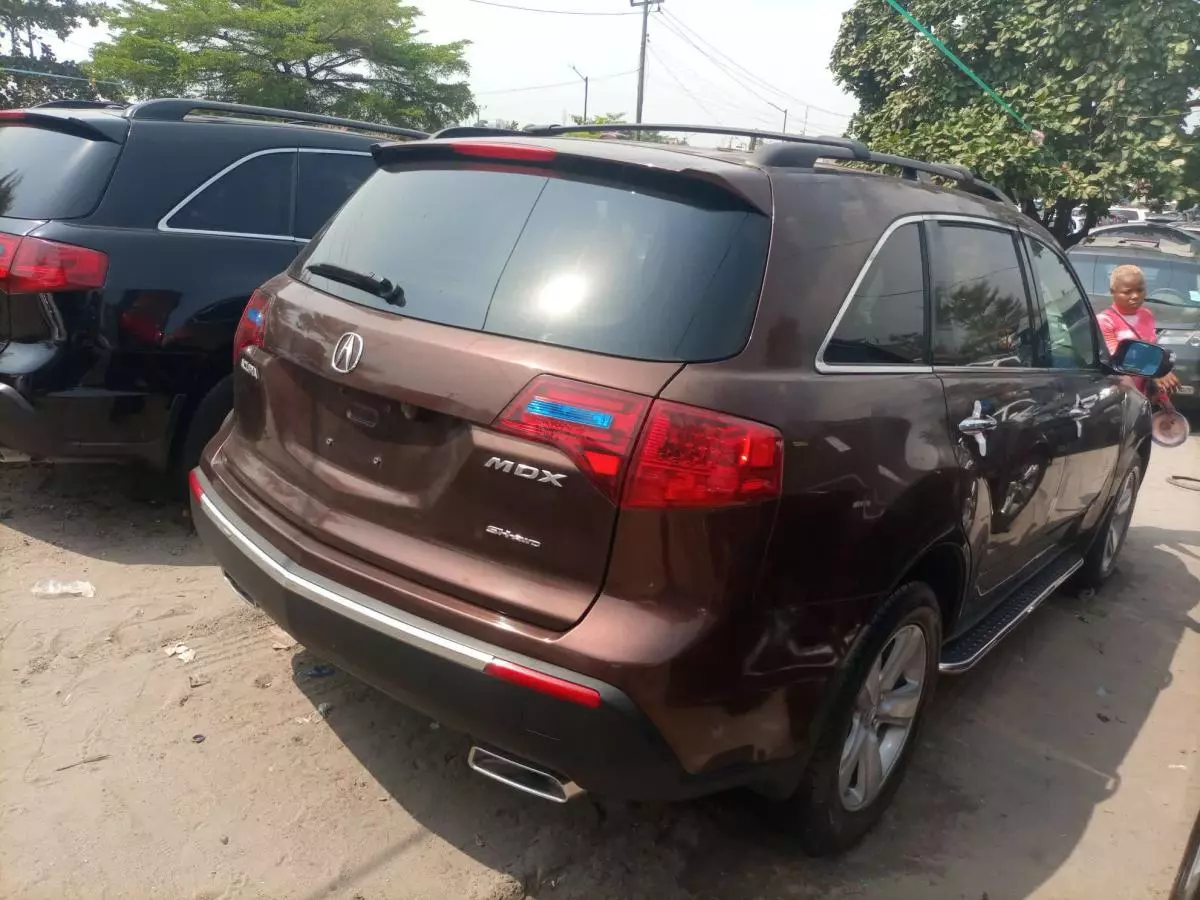 Acura MDX - 2011