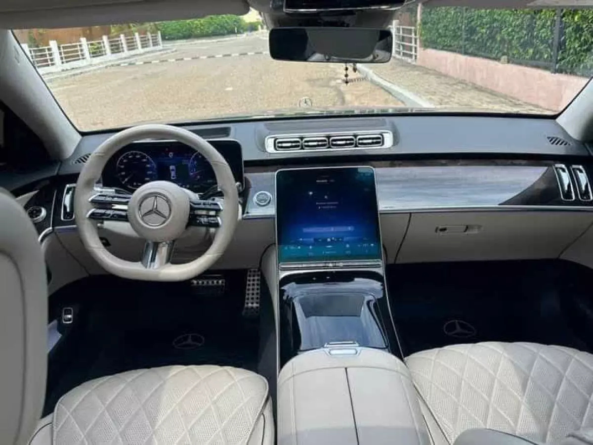 Mercedes-Benz S 500   - 2023