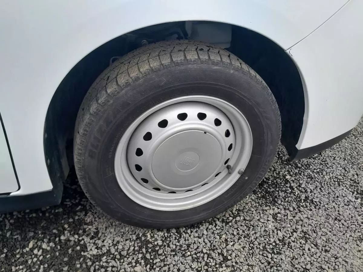 Nissan Wingroad  - 2015