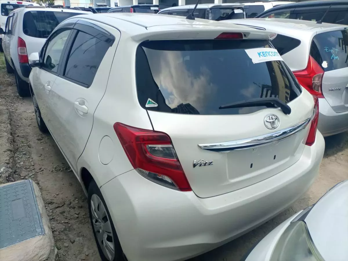 Toyota Vitz - 2016