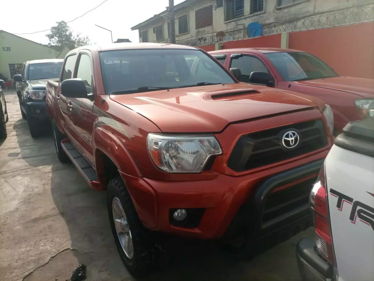 Toyota Tacoma - 2012