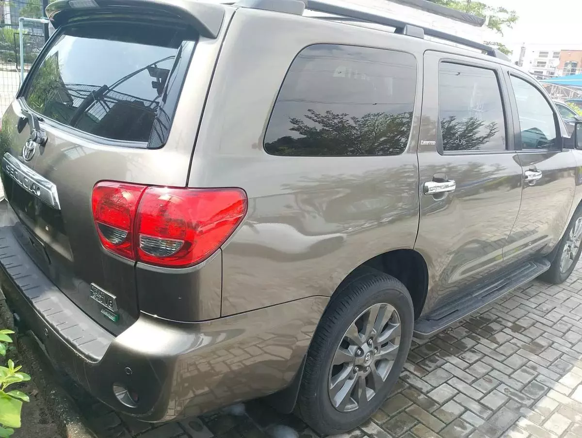 Toyota Sequoia   - 2012