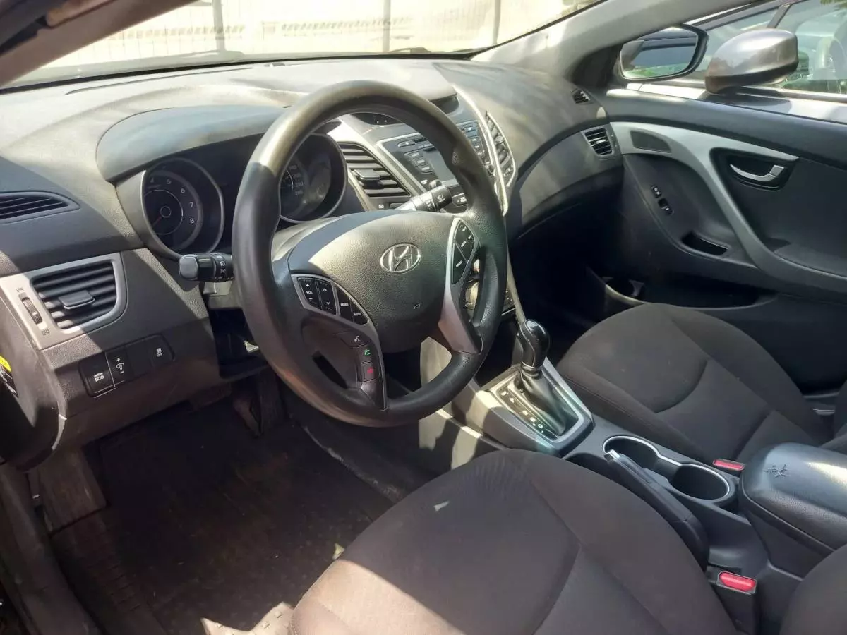 Hyundai Elantra   - 2015