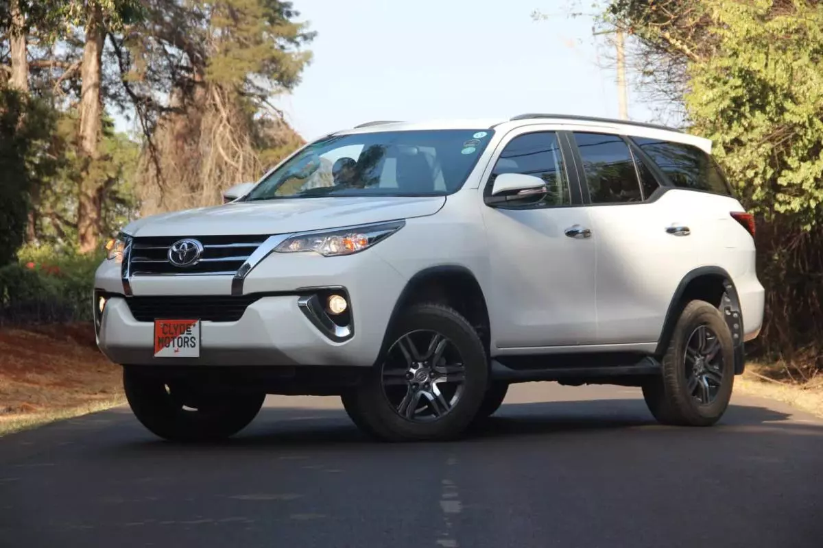 Toyota Fortuner - 2015