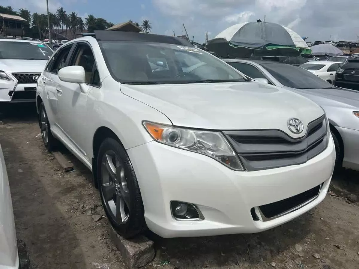 Toyota Venza   - 2012