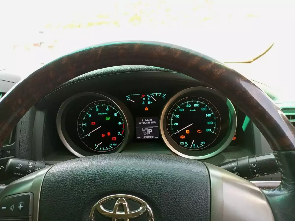 Toyota Landcruiser  V8 - 2014