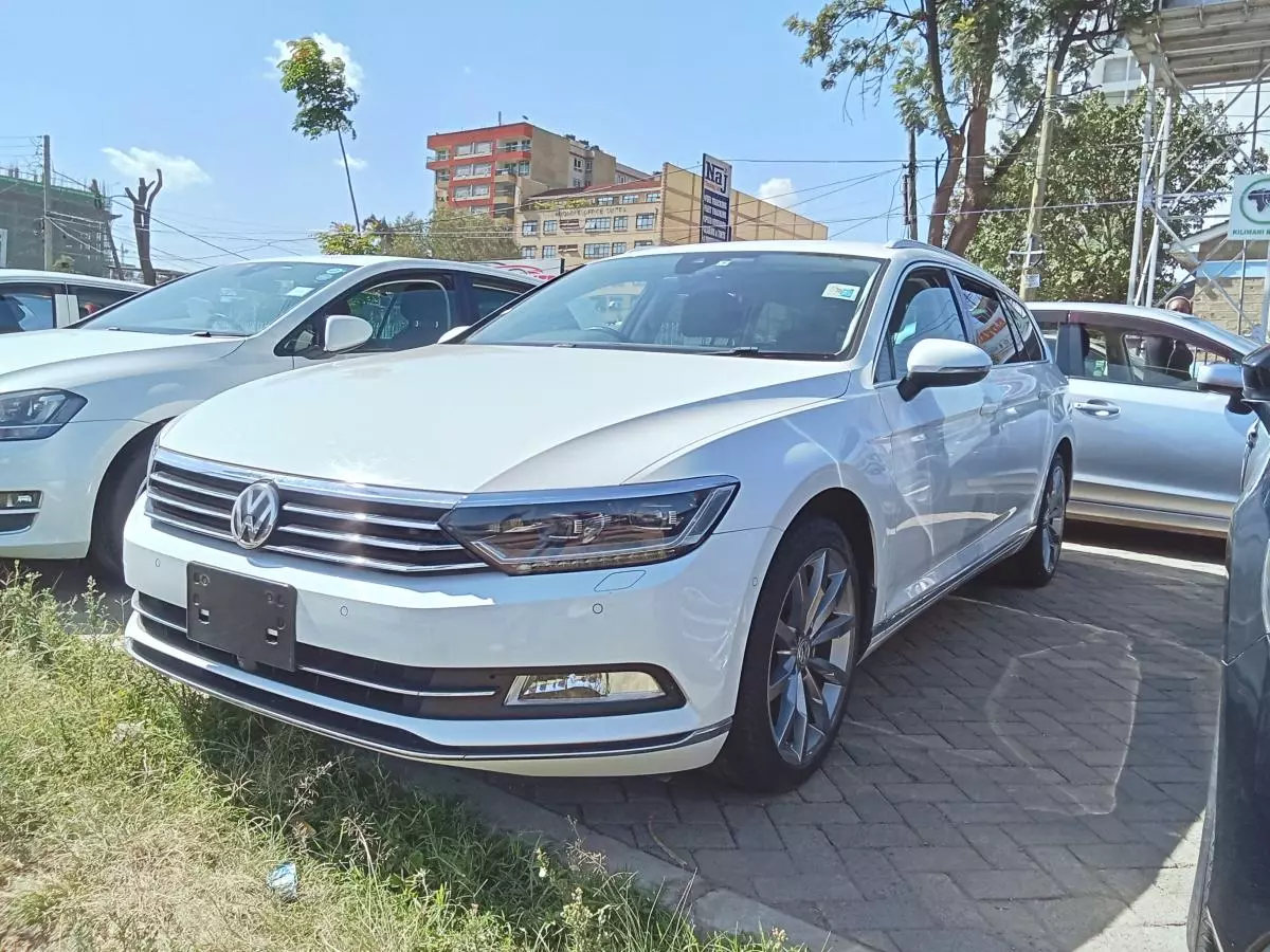 Volkswagen Passat   - 2017