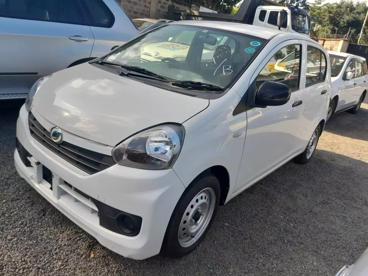 Daihatsu Mira    - 2016