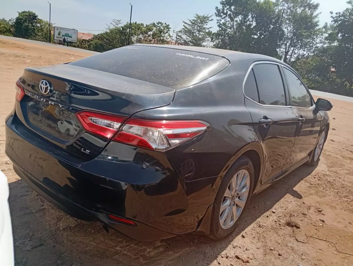 Toyota Camry   - 2018