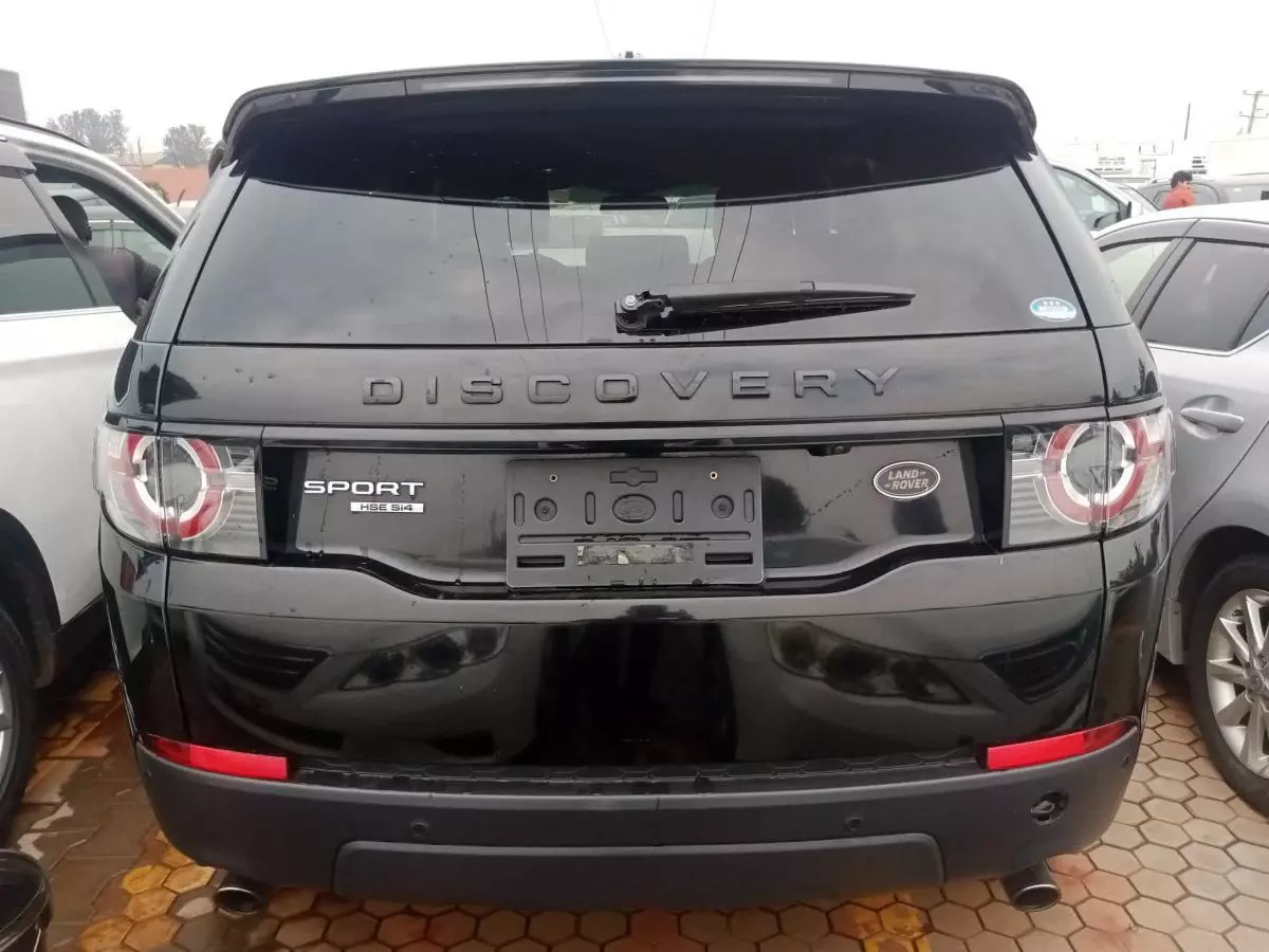 Land Rover Discovery Sport   - 2015