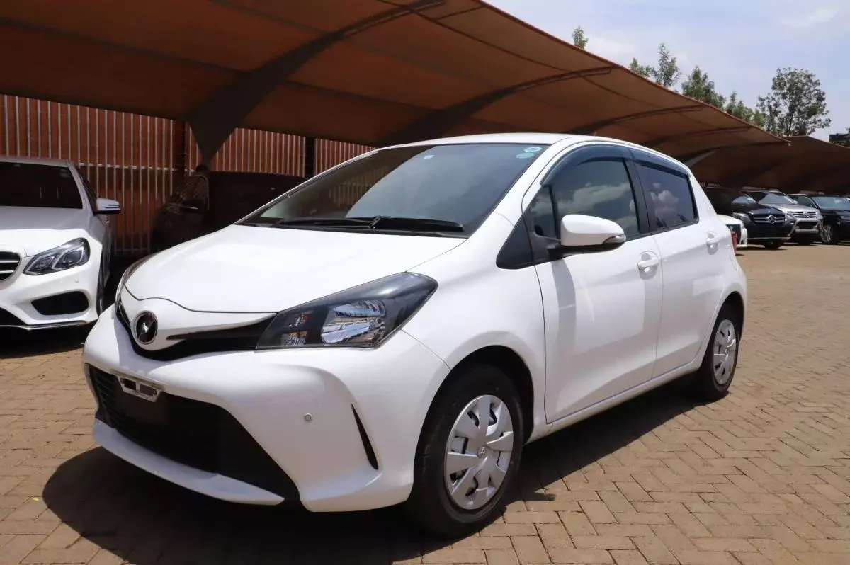 Toyota Vitz   - 2016