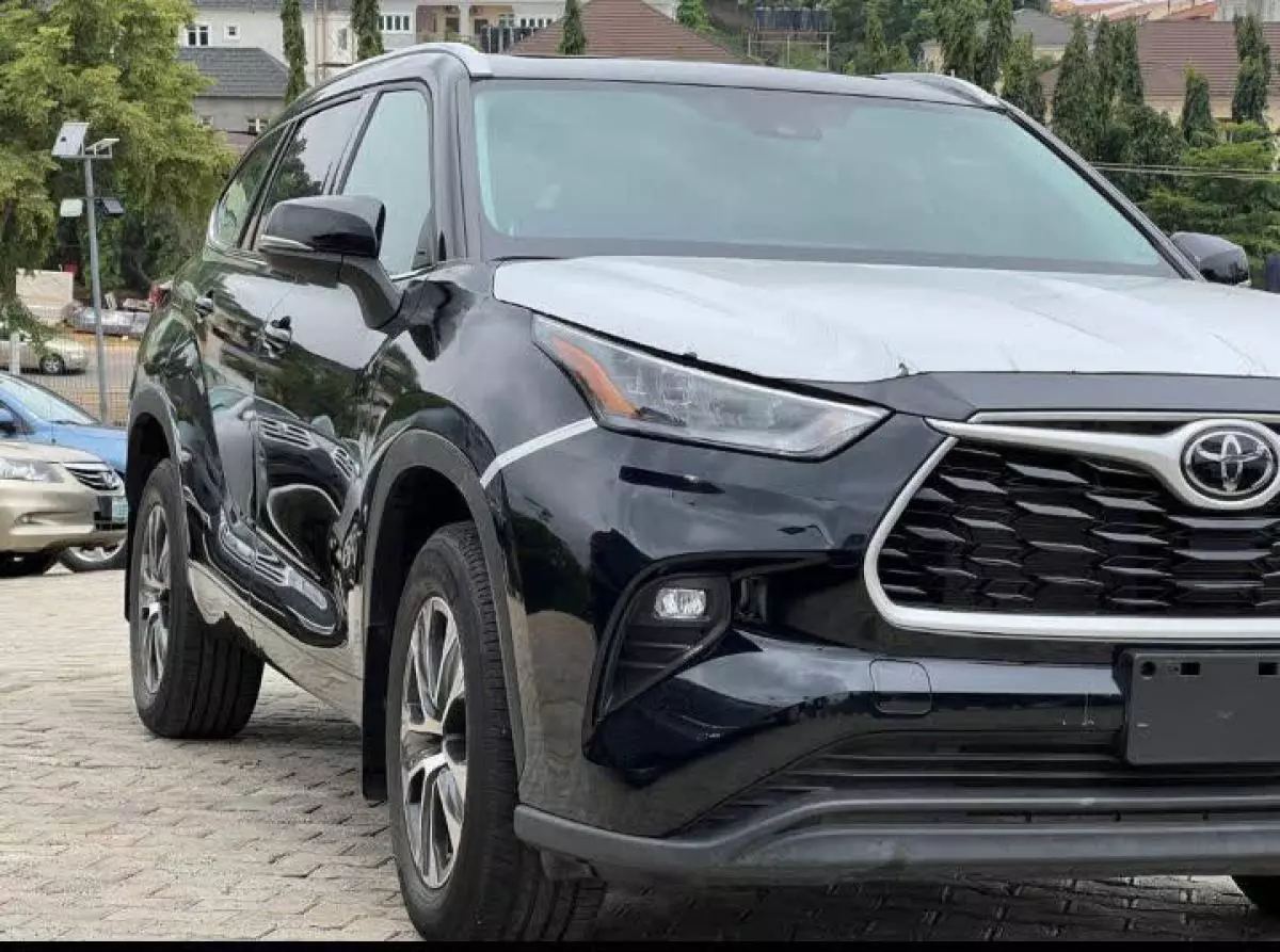 Toyota Highlander   - 2022