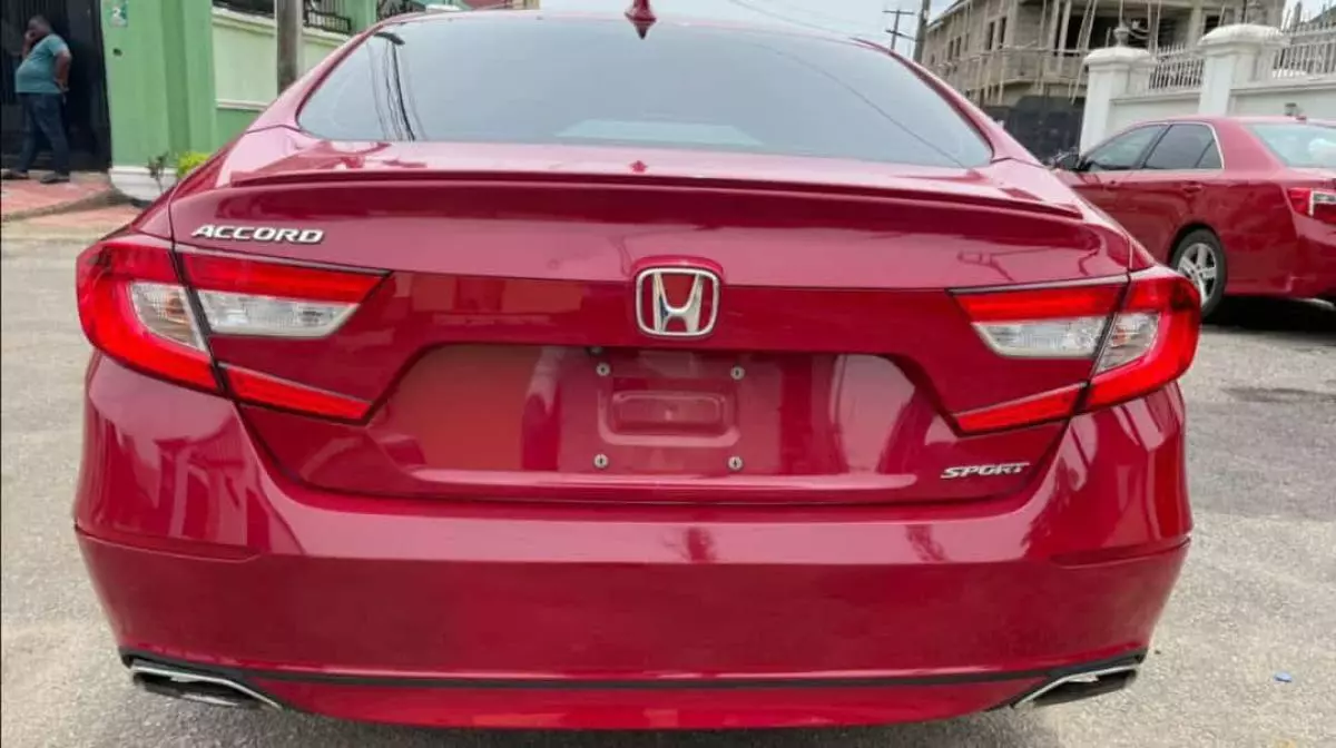 Honda Accord   - 2018