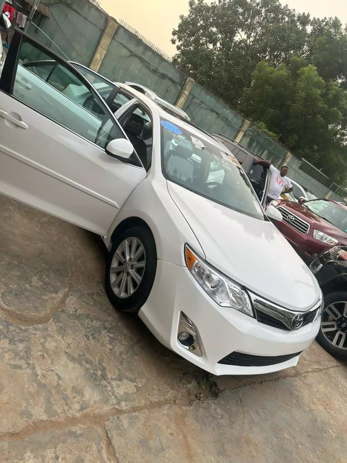 Toyota Camry   - 2014