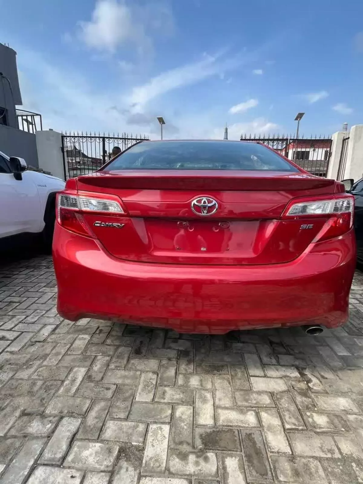 Toyota Camry   - 2012