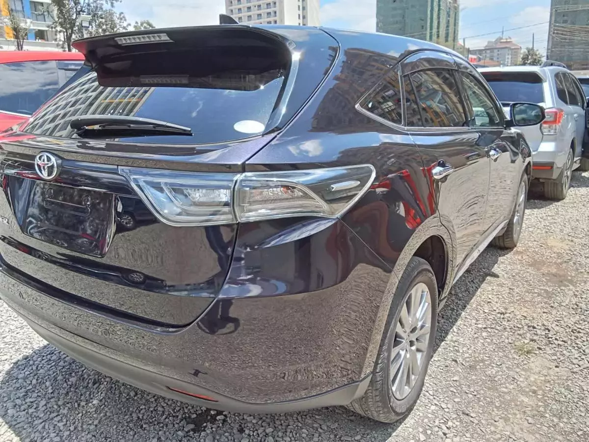 Toyota Harrier   - 2016