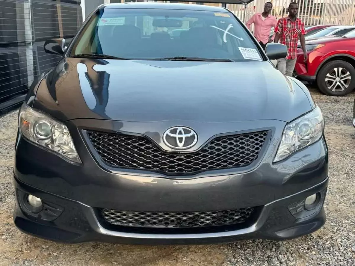 Toyota Camry   - 2009