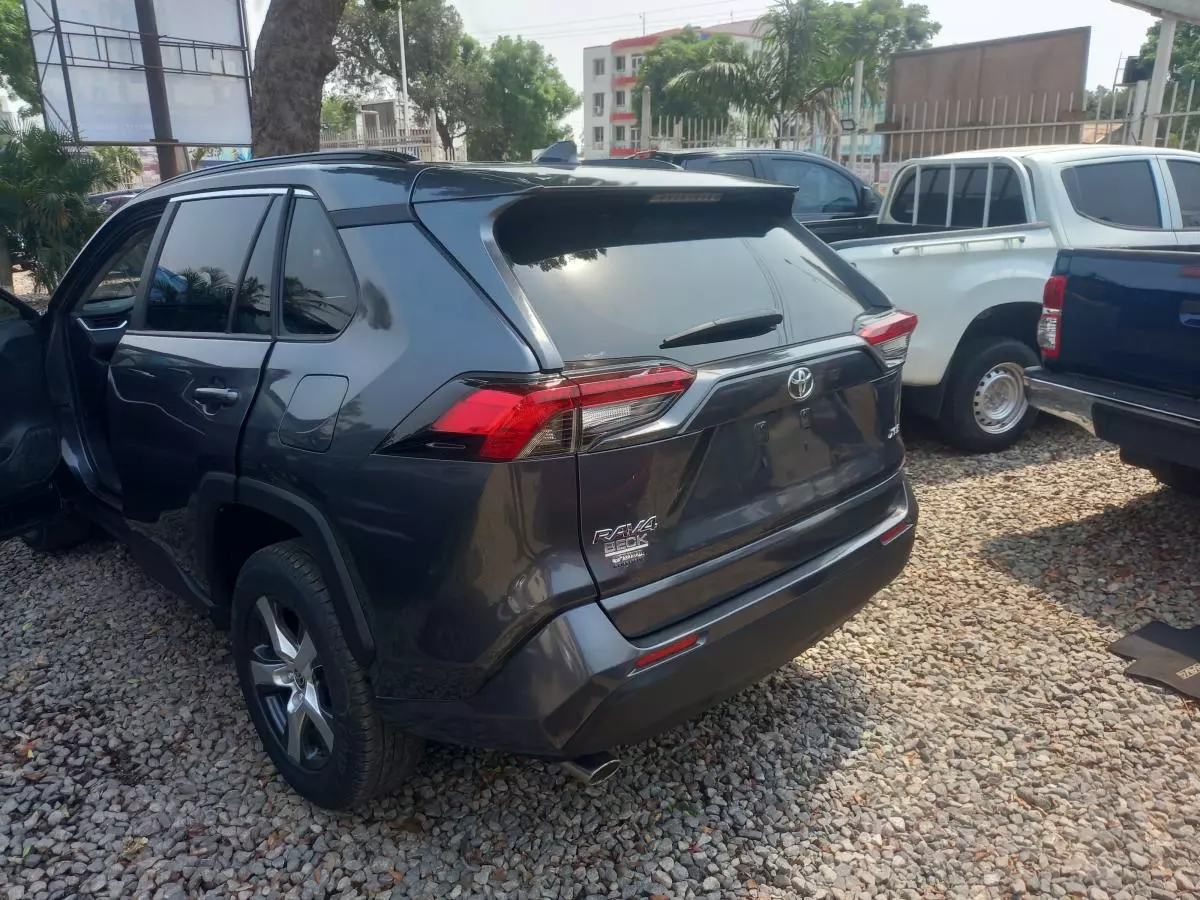 Toyota RAV4   - 2020