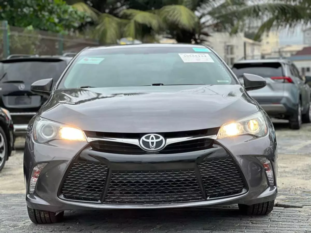 Toyota Camry   - 2015