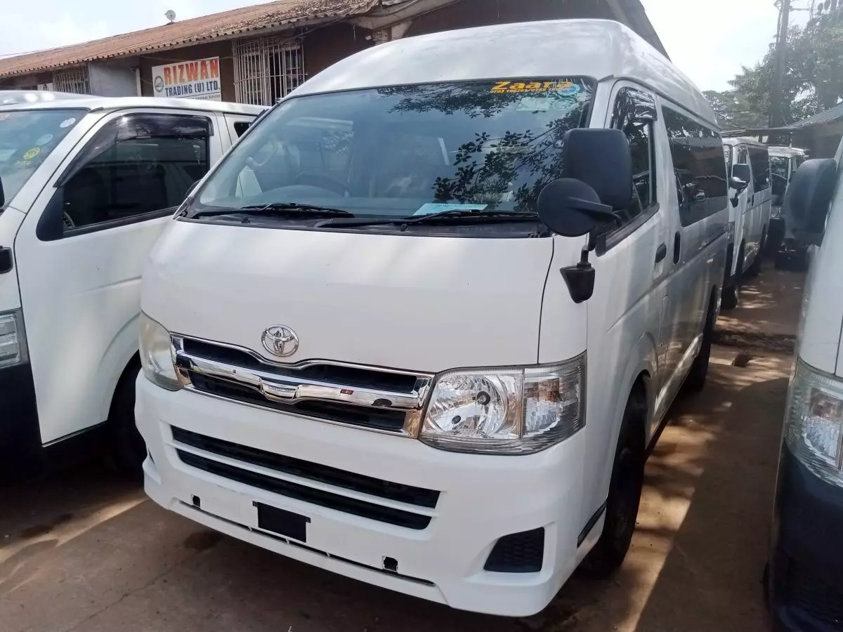 Toyota Hiace   - 2012