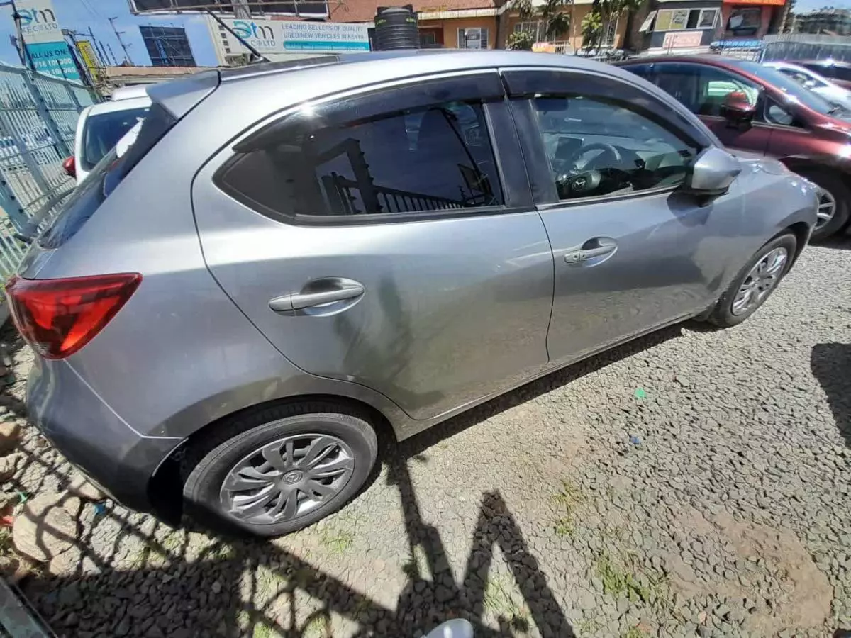 Mazda Demio  - 2015
