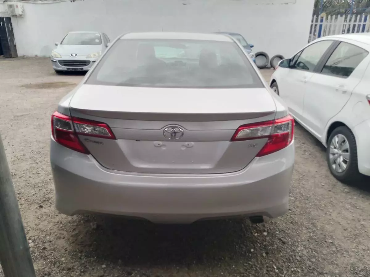 Toyota Camry   - 2014