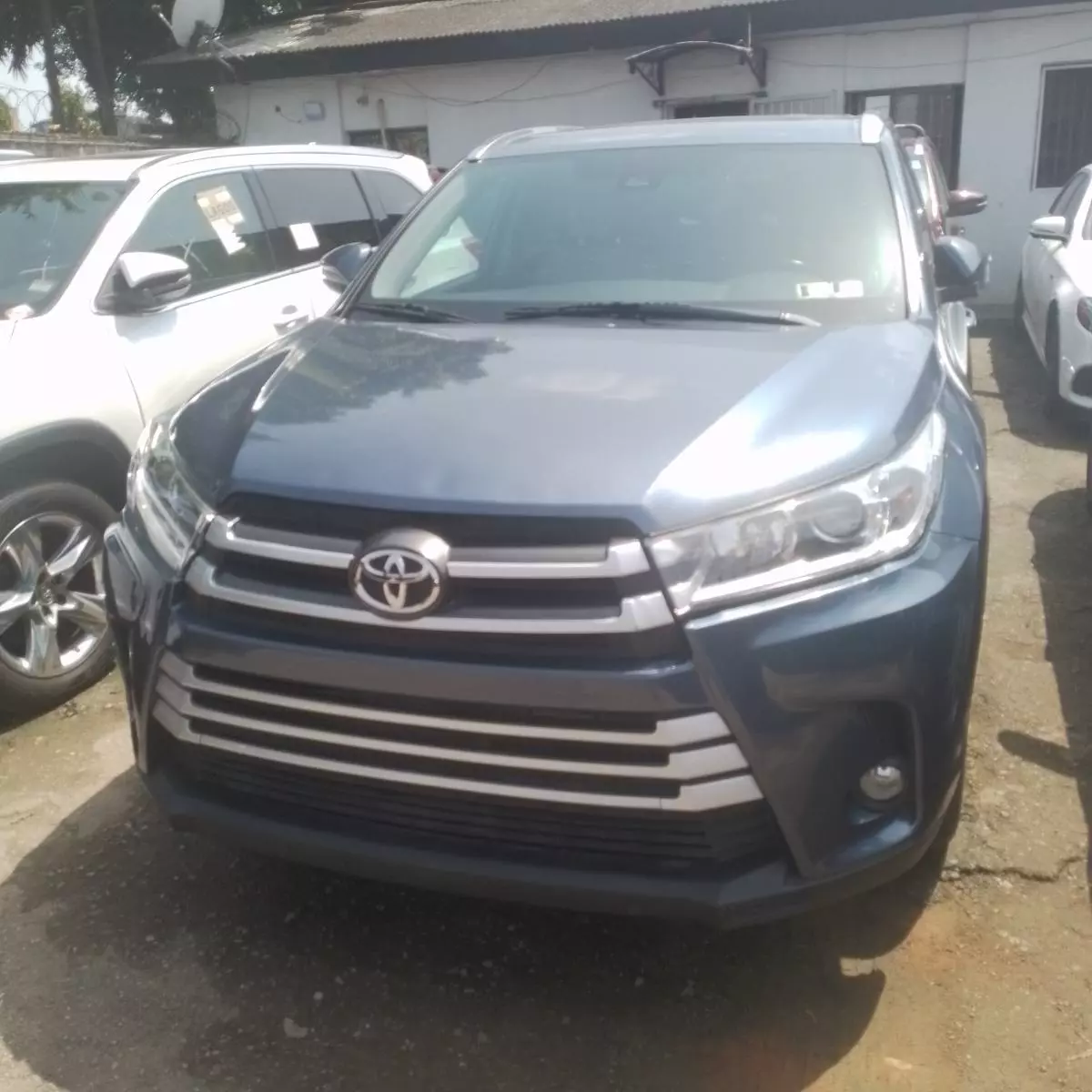 Toyota Highlander   - 2018