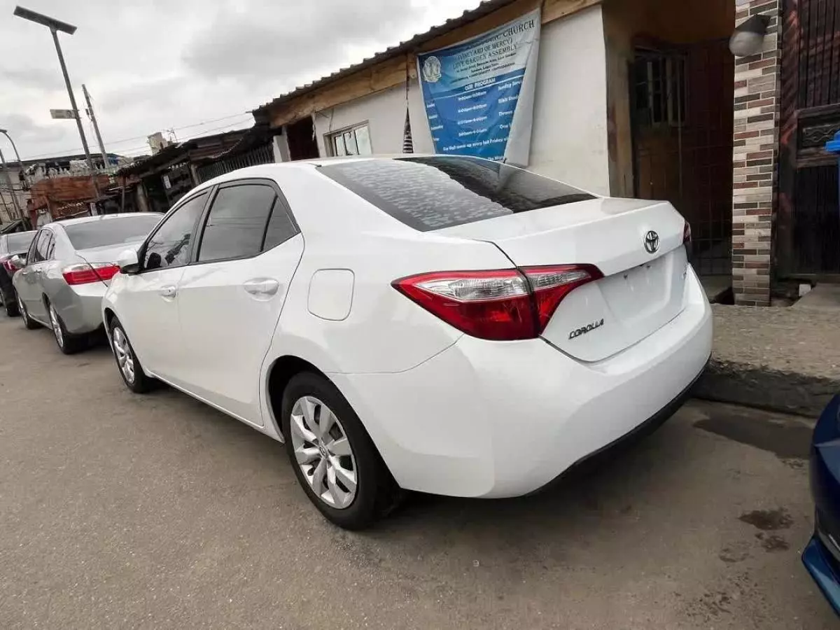 Toyota Corolla   - 2014